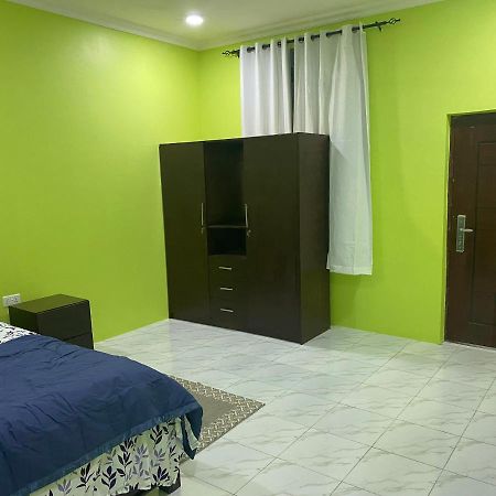 Oneworld Guesthouse & Events Centre Akkra Exterior foto