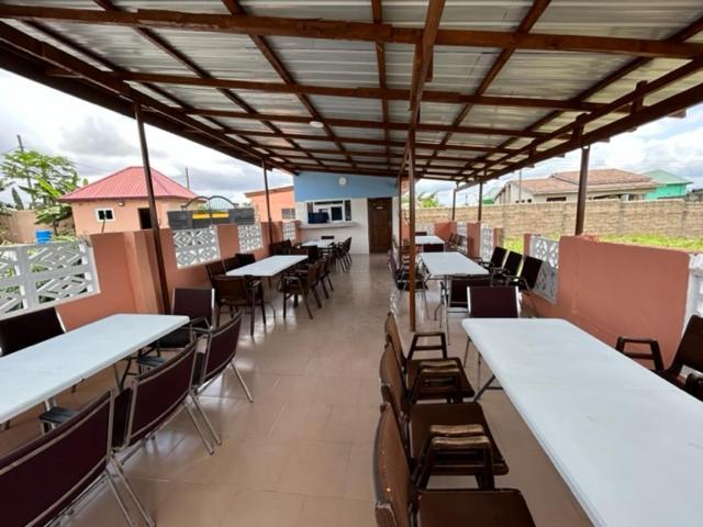 Oneworld Guesthouse & Events Centre Akkra Exterior foto